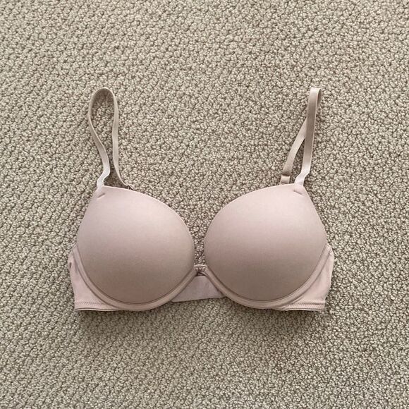 Victoria’s Secret PINK Wear Everywhere Super Push Up Bra Size 32C Nude VEUC - Picture 1 of 10